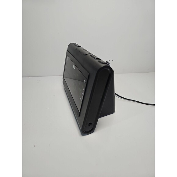 RCA RC142-D AM/FM Radio Alarm Clock with USB. Dial Alarms, Audio In your phone - Picture 2 of 7